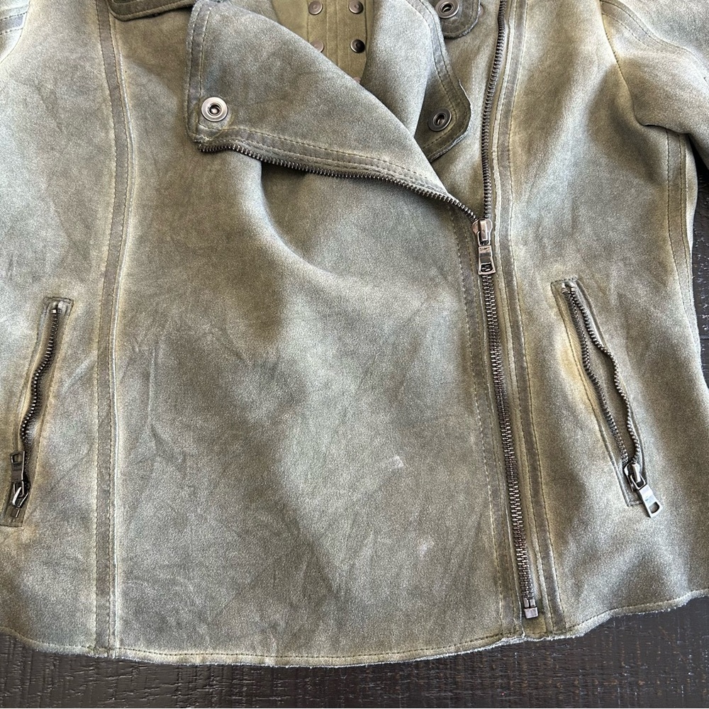 Stylish Olive Faux Suede Jacket - Picture 5 of 8